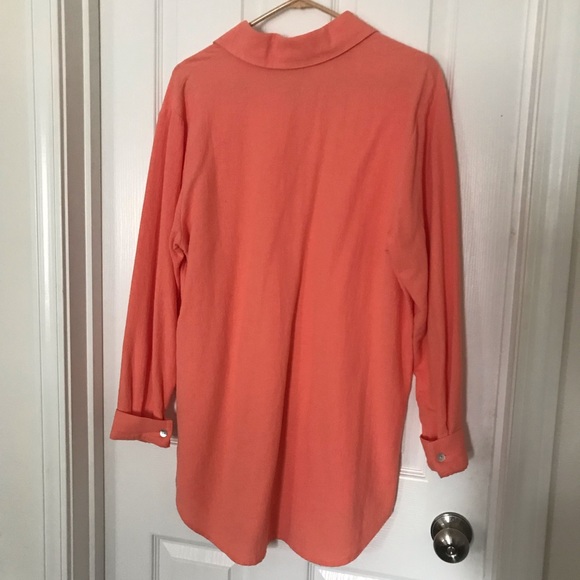 ‼️SALE‼️ 🍁 Beautiful Vintage Long Top 🍁 - Picture 2 of 5